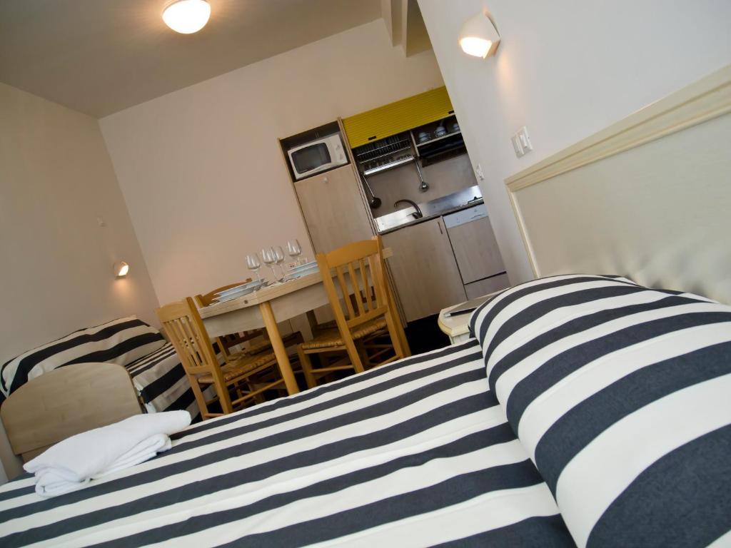 Residence Divina Rimini Zimmer foto