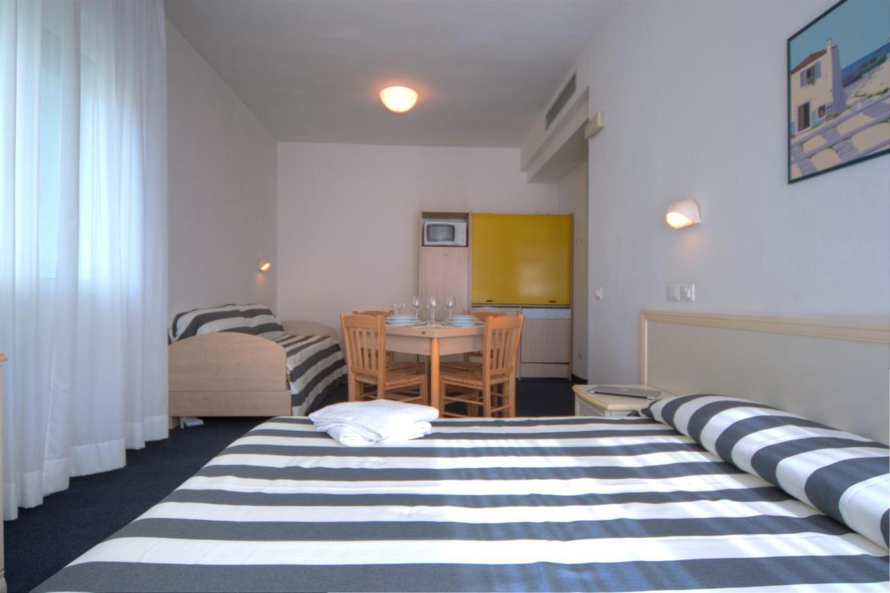 Residence Divina Rimini Zimmer foto